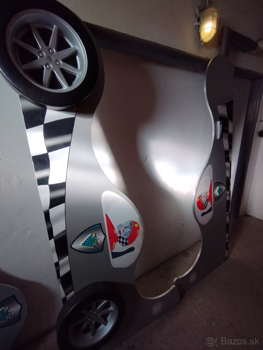 detská posteľ pretekárske auto