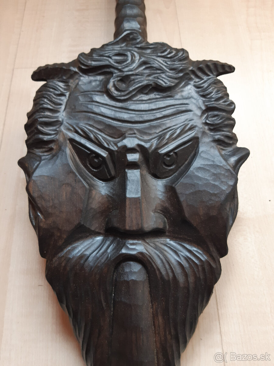 Vyrezávané dúchadlo ku krbu