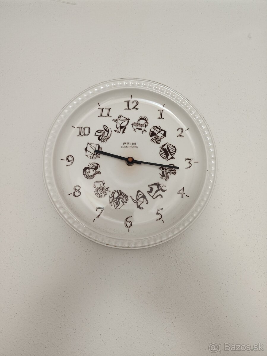 Nástenné hodiny Prim