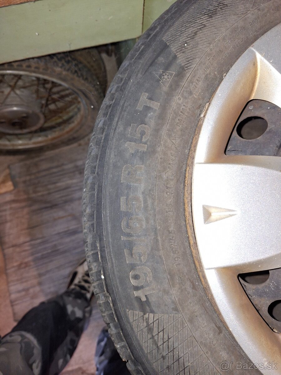 4x100 R15 Renault megane puklice