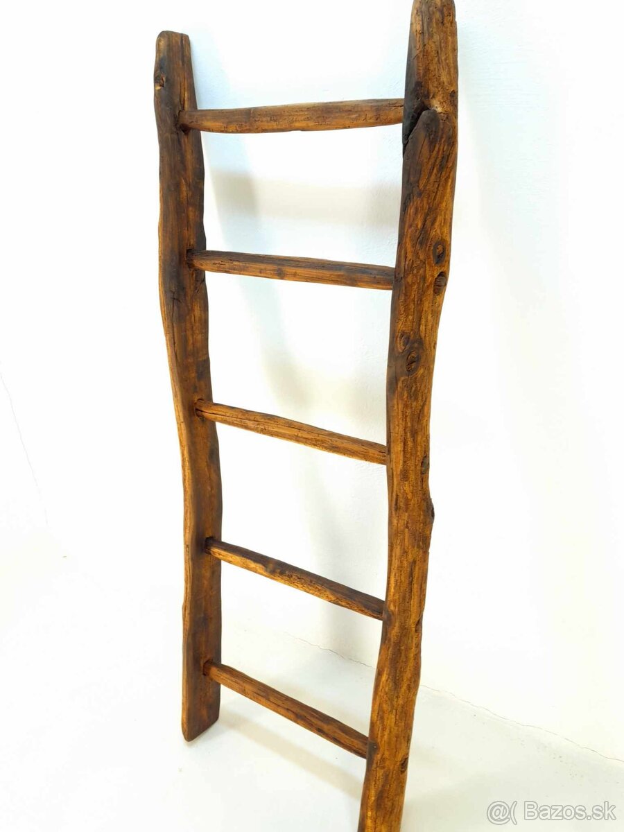 Starý dubový rebrík - drevený reber - oak ladder
