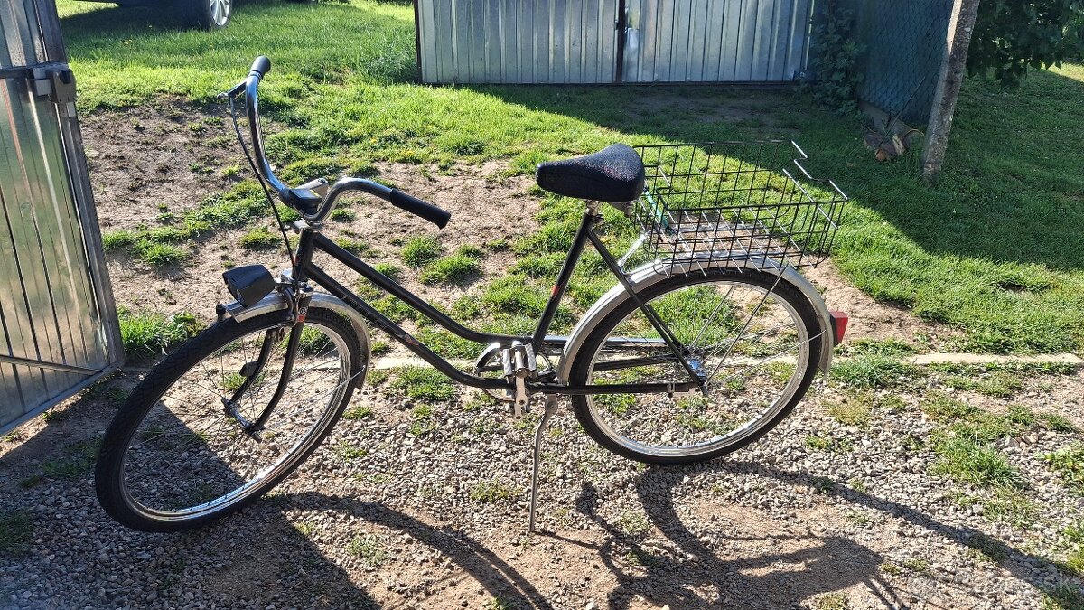 Predam starsi retro bicykel LADY 26