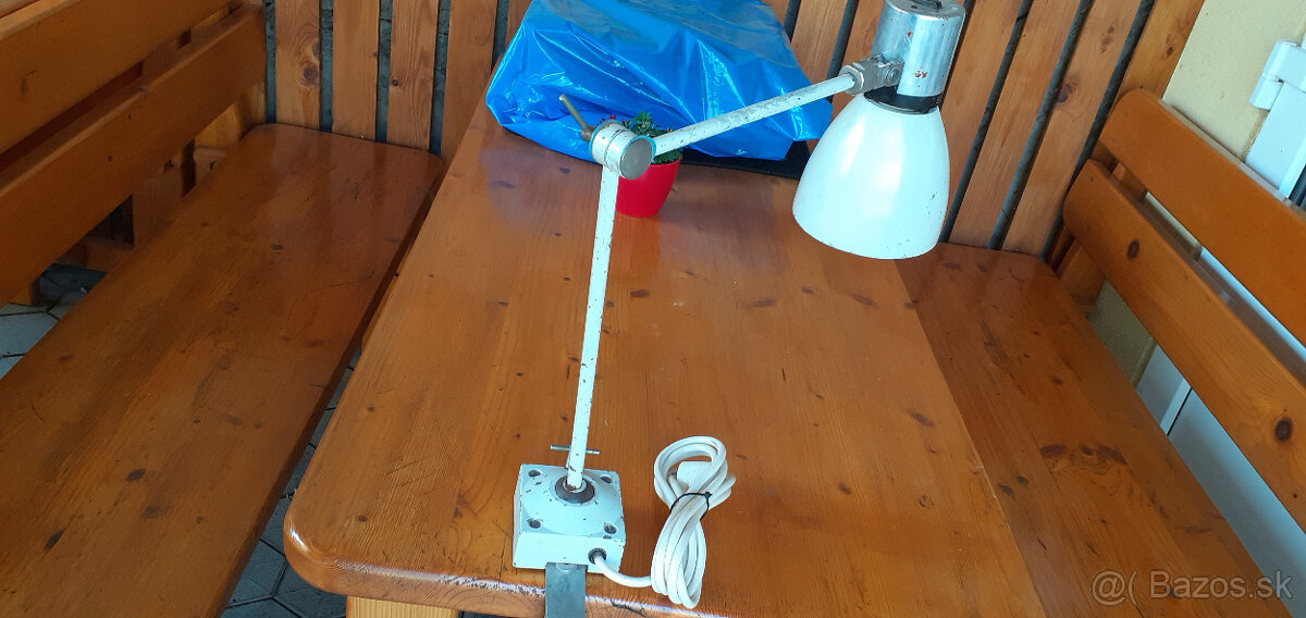 Pracovna lampa