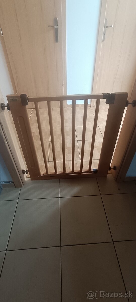 Zábrana do dverí, na schody