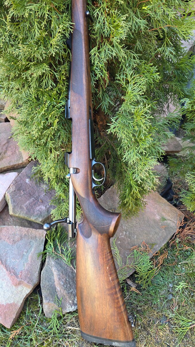 Cz 557 lux