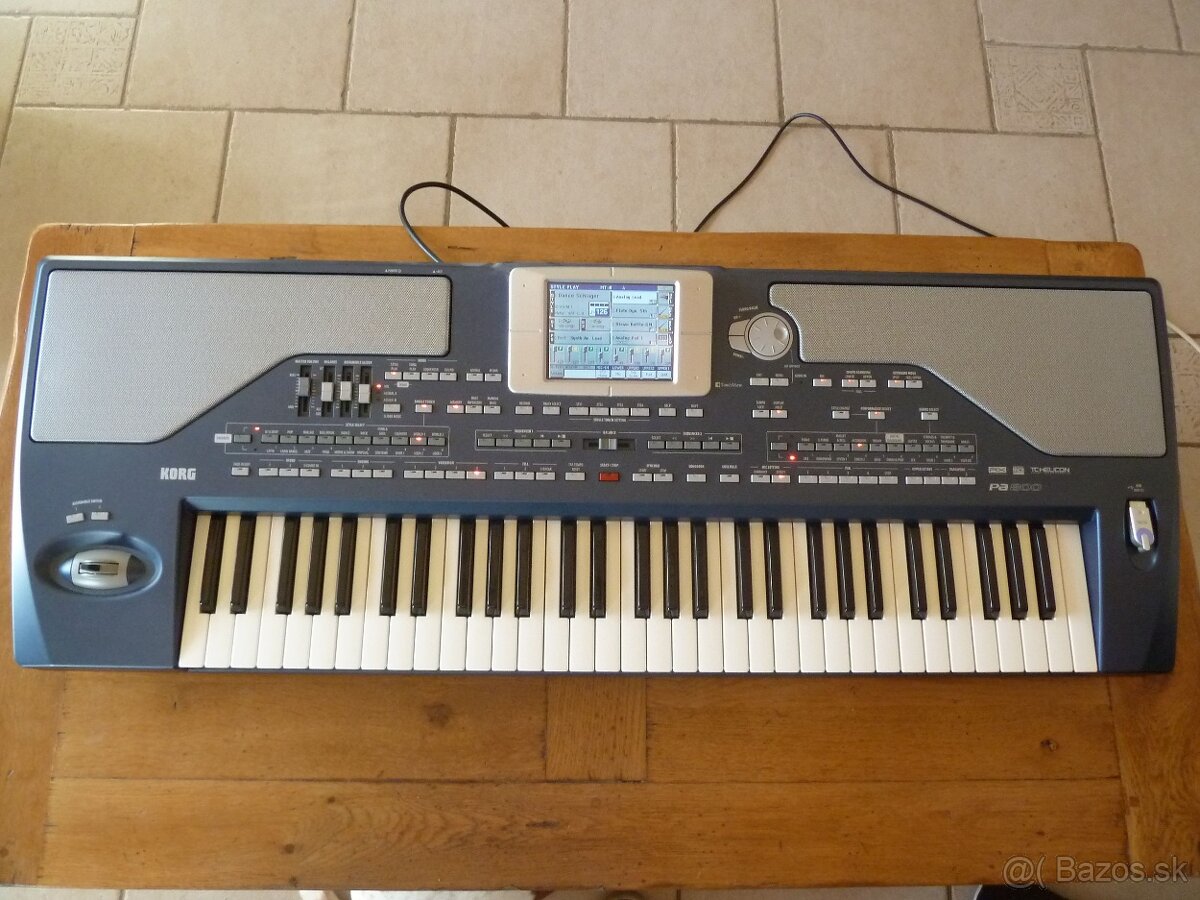 KORG PA800