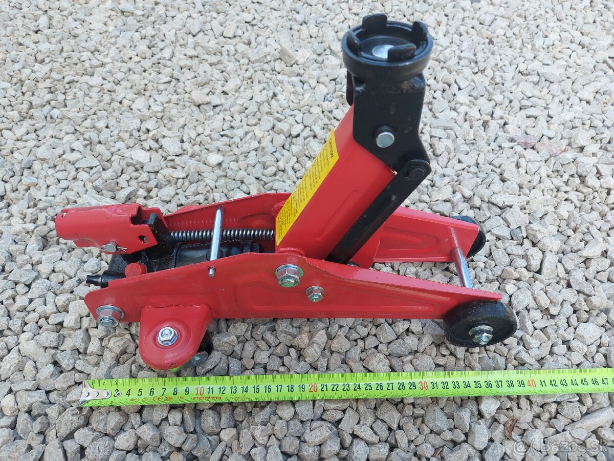 Predam novy hydraulicky zdvihak