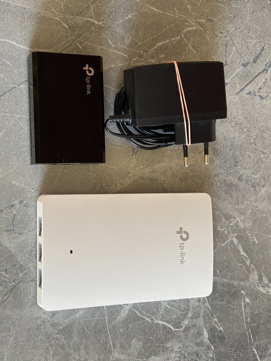 TP-Link EAP225-wall