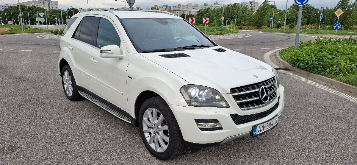 Mercedes Benz ML 300CDi Grand Edition