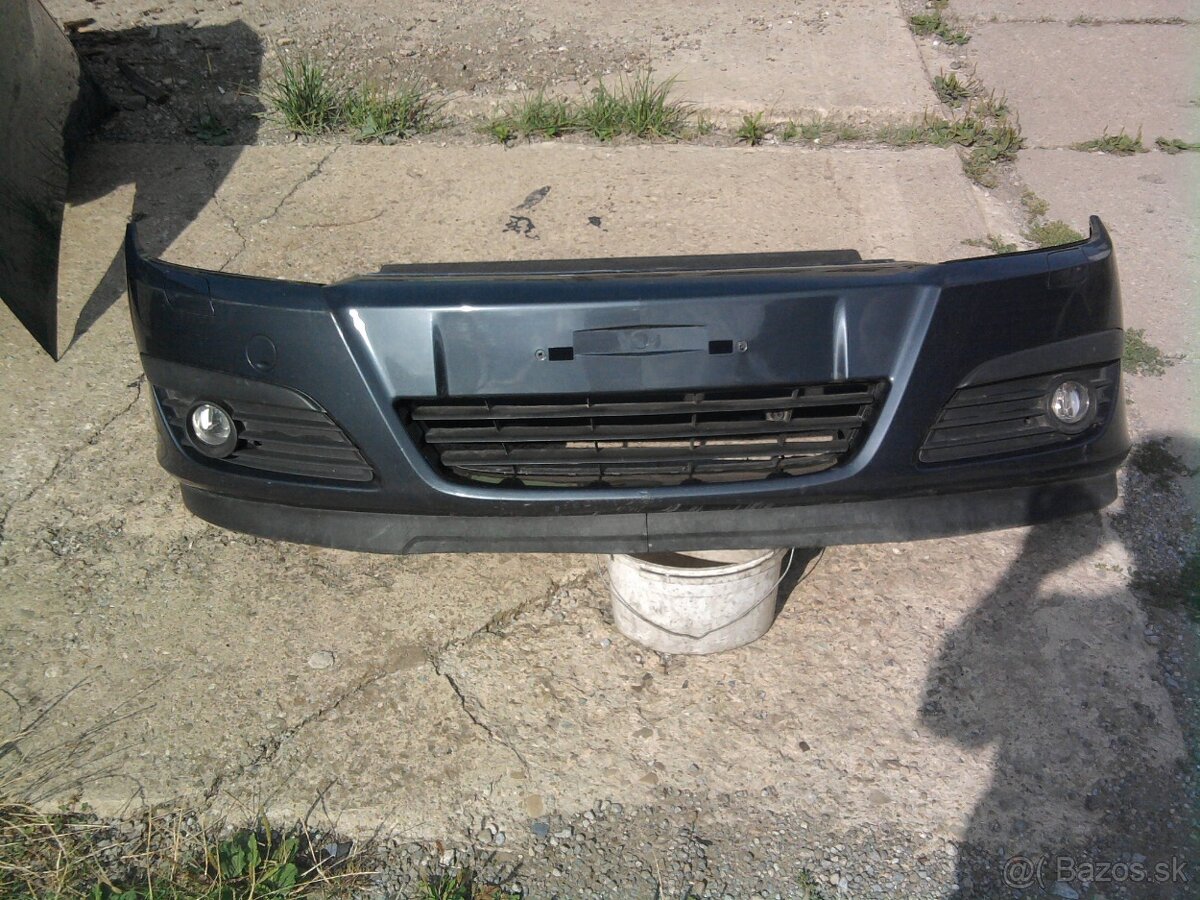 Predam predny naraznik na Opel astra H
