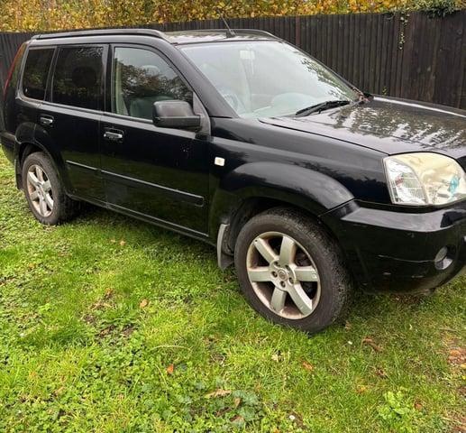 Nissan x trail 2.2 Angličan 4x4