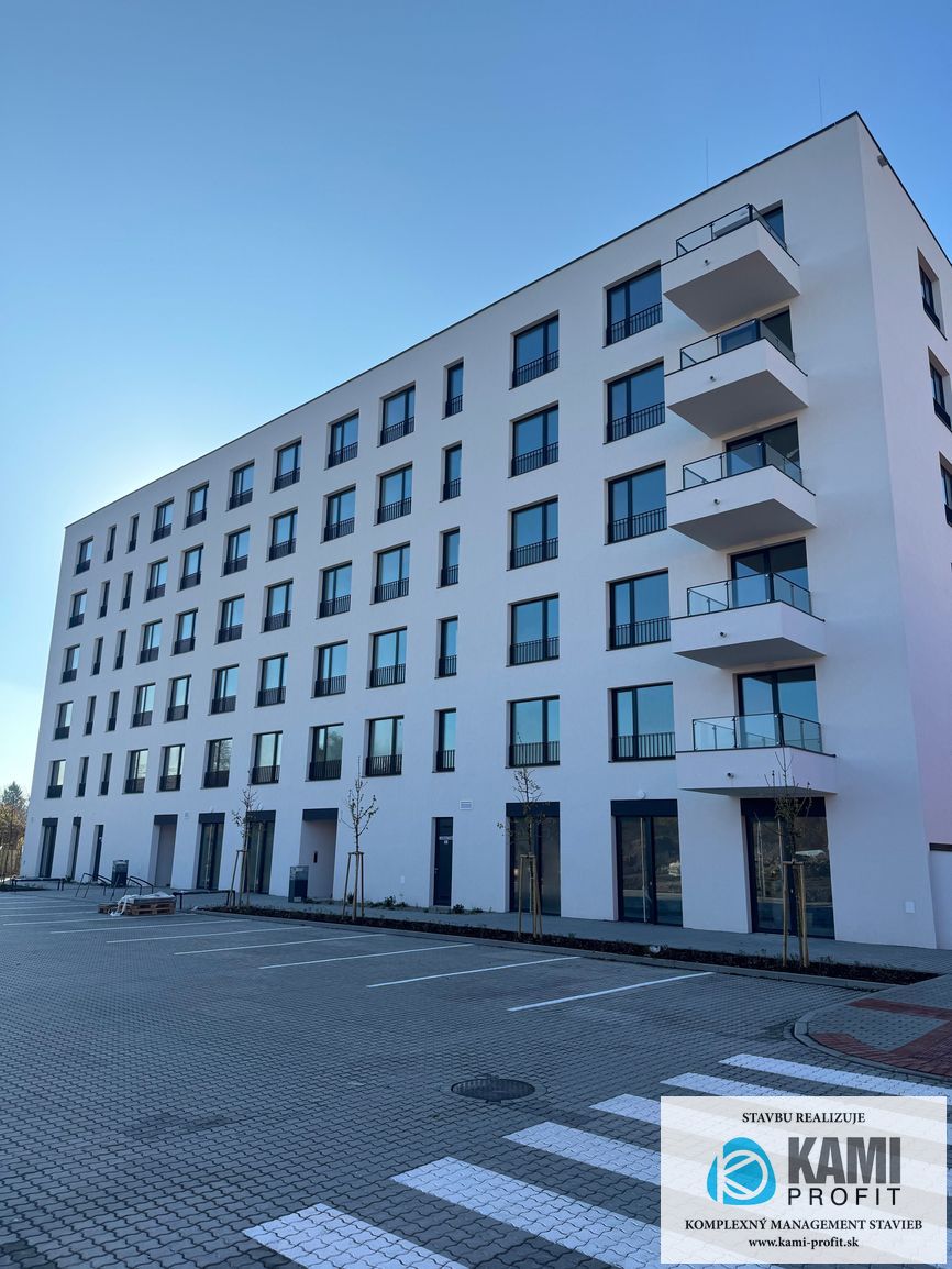 Na predaj  priestranný 4 izbový byt v novostavbe v Piešťanoc