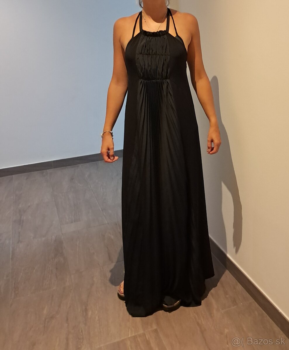 Spoločenské dlhé šaty