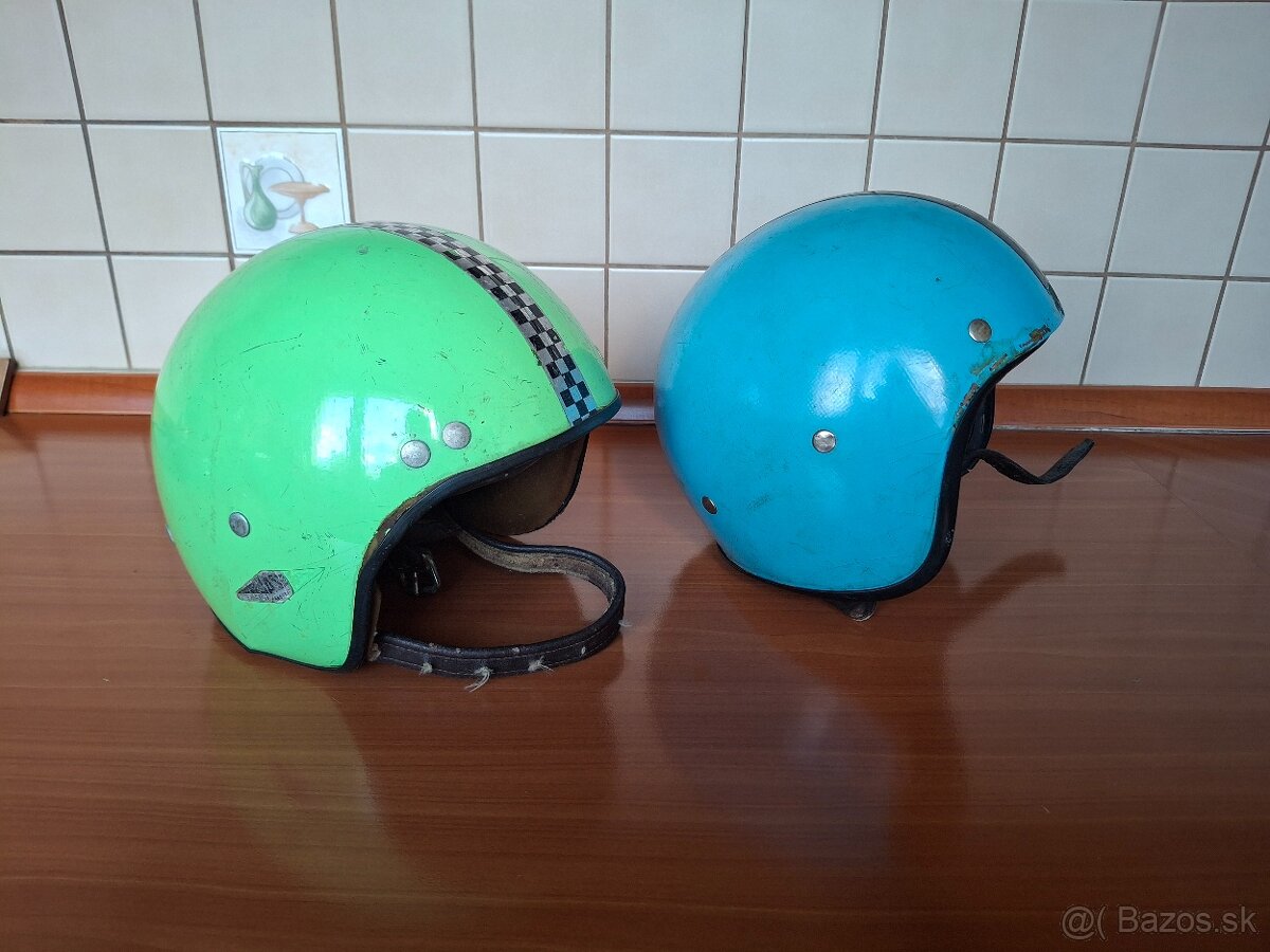 Retro motocyklová prilba