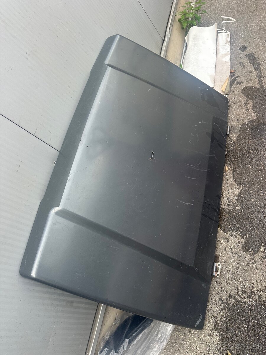 Suzuki Samurai Kapota Sedacky Predna Zadna