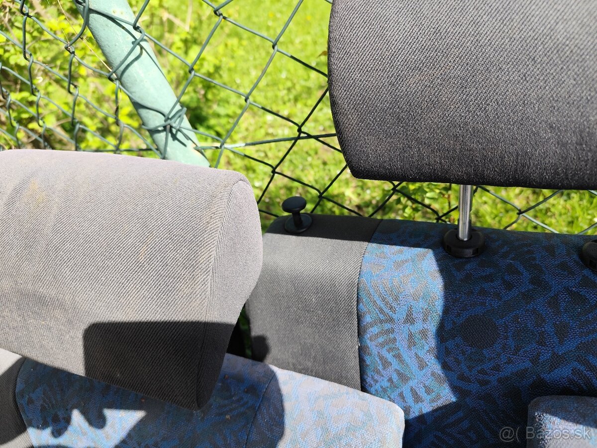 Mitsubishi Pajero Pinin sedadlá