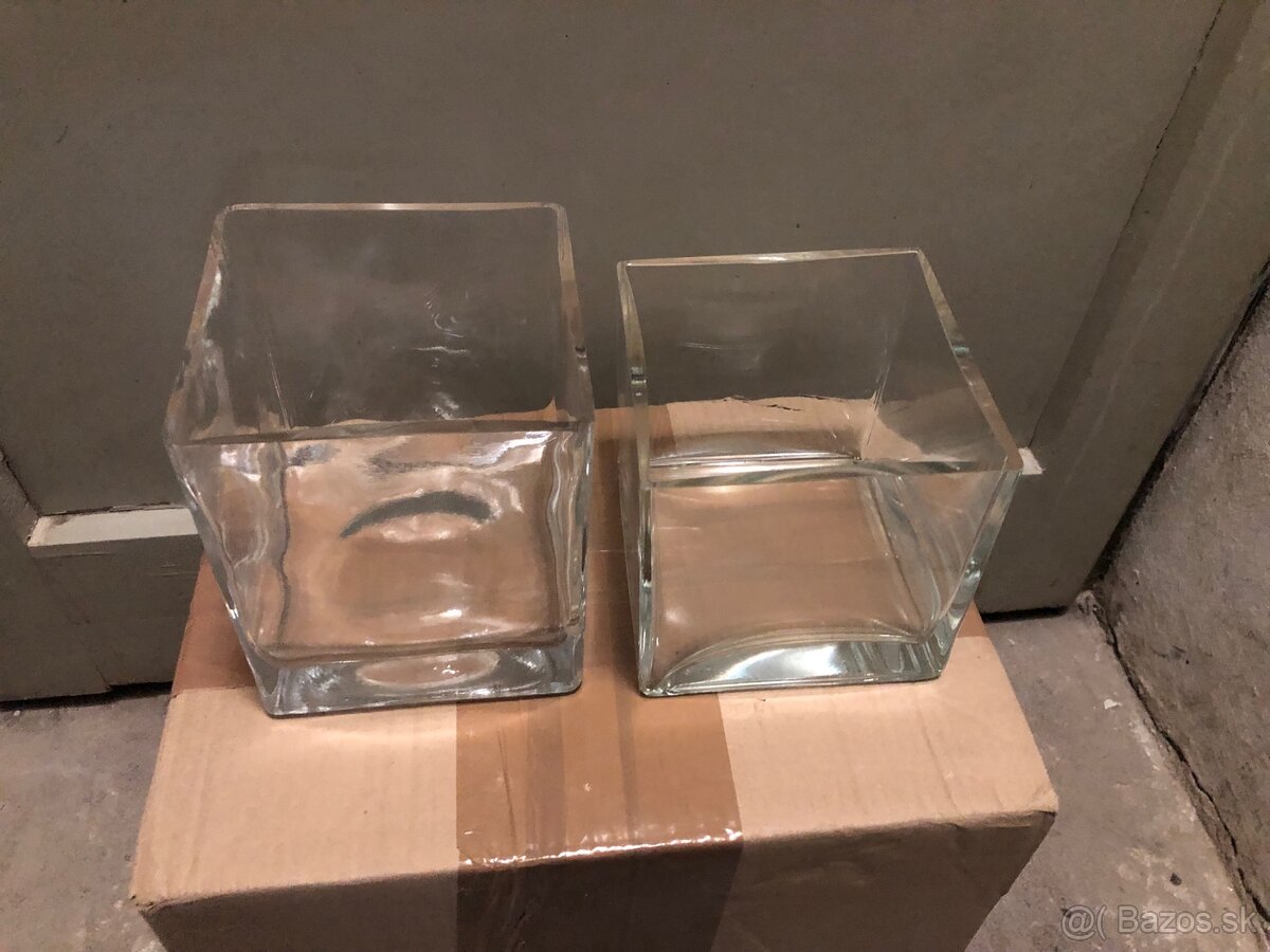 Sklenené dekoračné nádoby