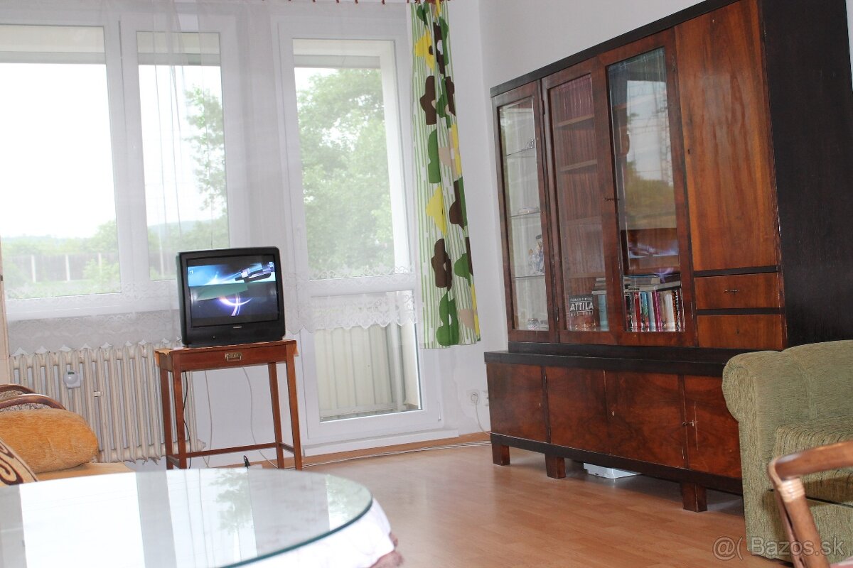 Starožitný nábytok