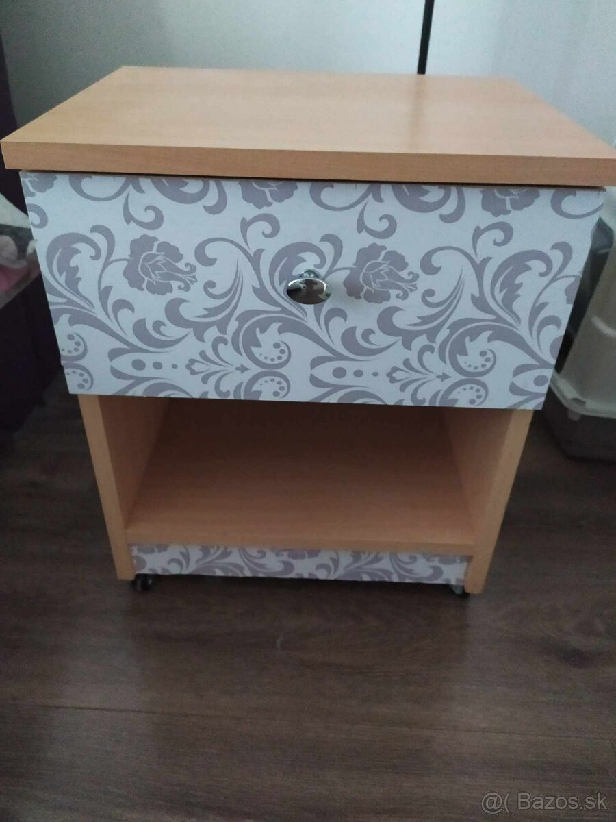 Predám nočné stolíky