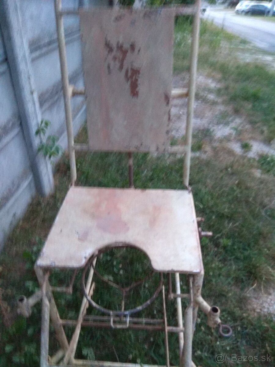 Starozitna gynekologická stolicka