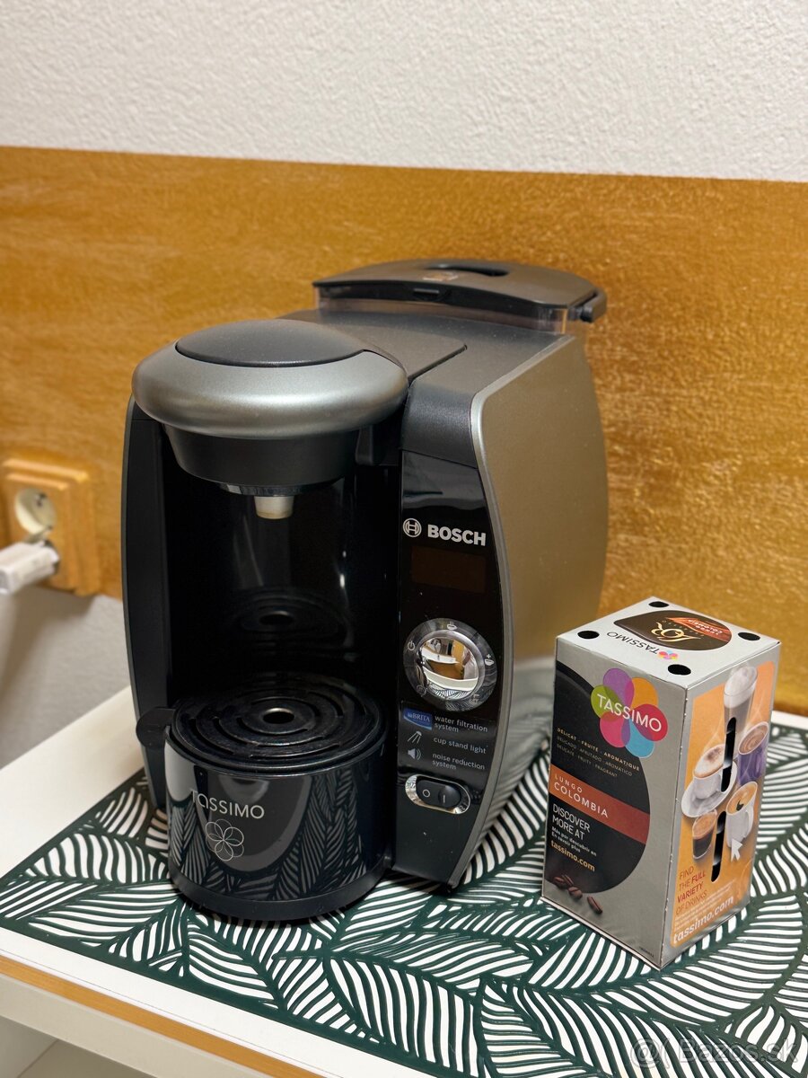 Kapsulový kávovar Bosch Tassimo Happy a kapsuly