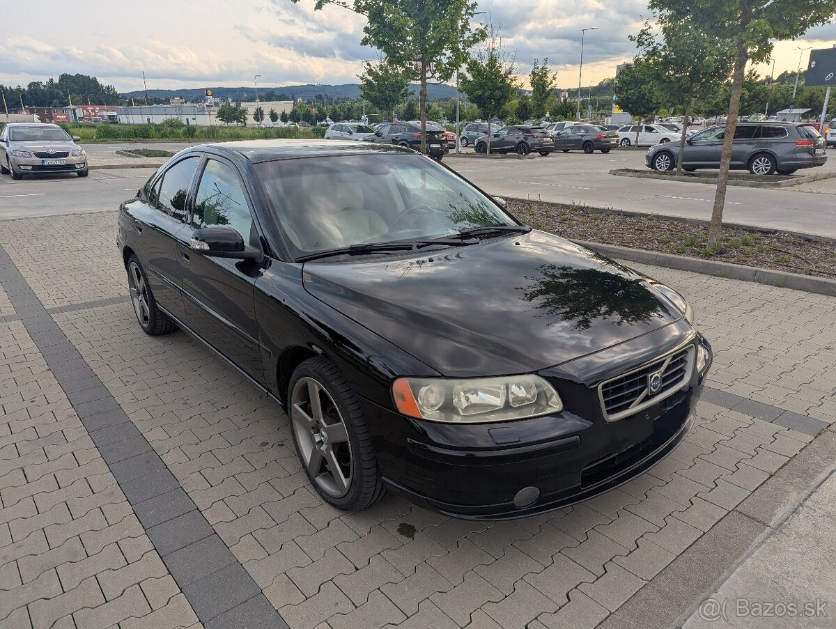 Volvo S60 D5 2.4 R-Design