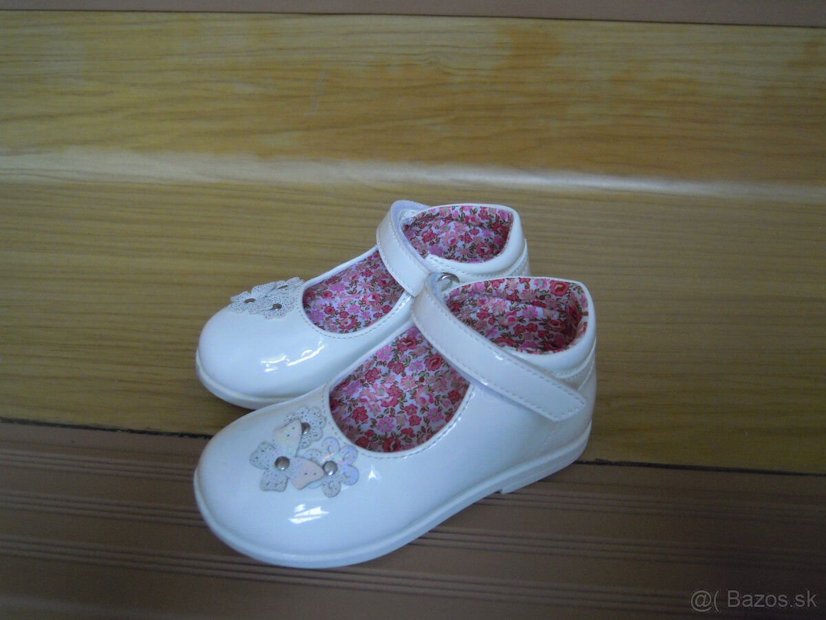 Predám dievčenské biele poltopánky Cupcake Couture veľ. 23
