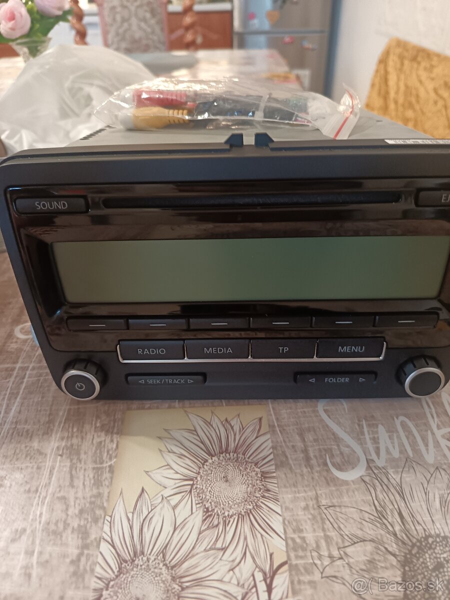 Autorádio original z VW Jetta 2009