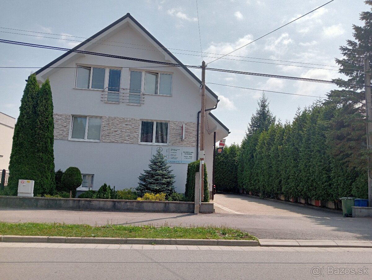 prenajmeme izbu s samostatnou kúpelňou / wc RJK
