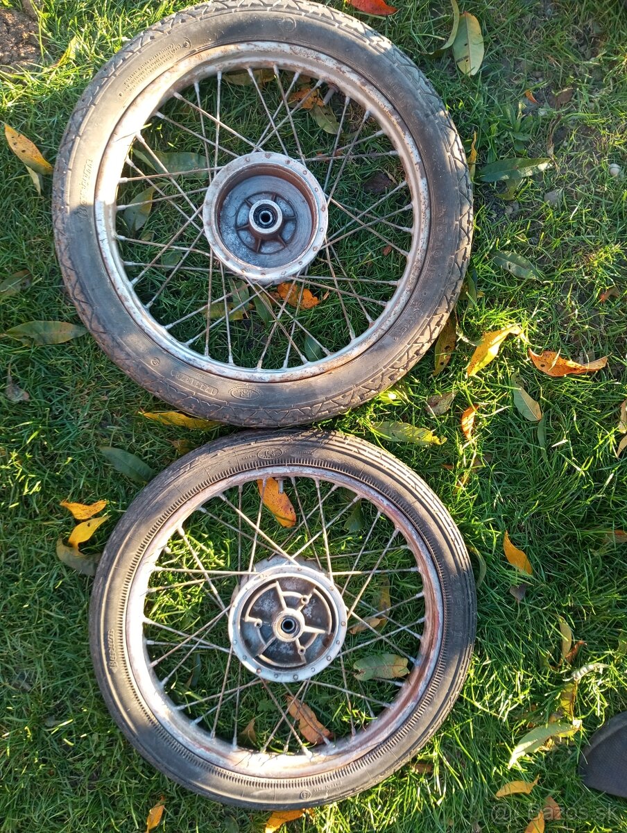 Kolesá na Jawa pionier 555