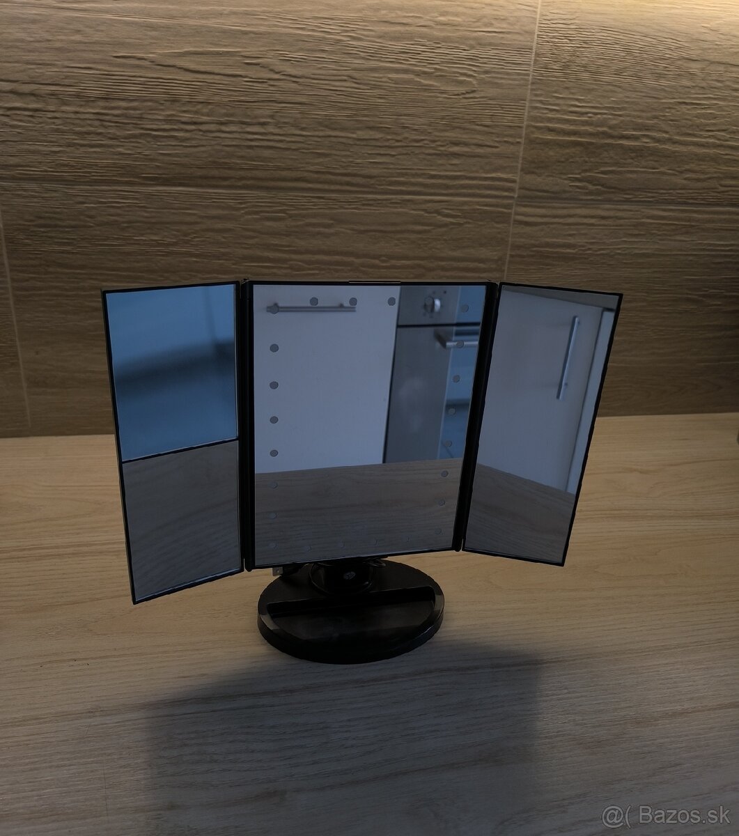 Kozmetické LED zrkadlo