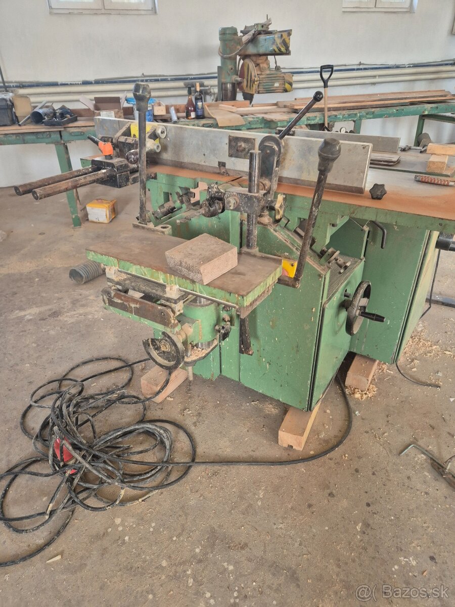 Kombinovaný stroj Liptovské strojarnie