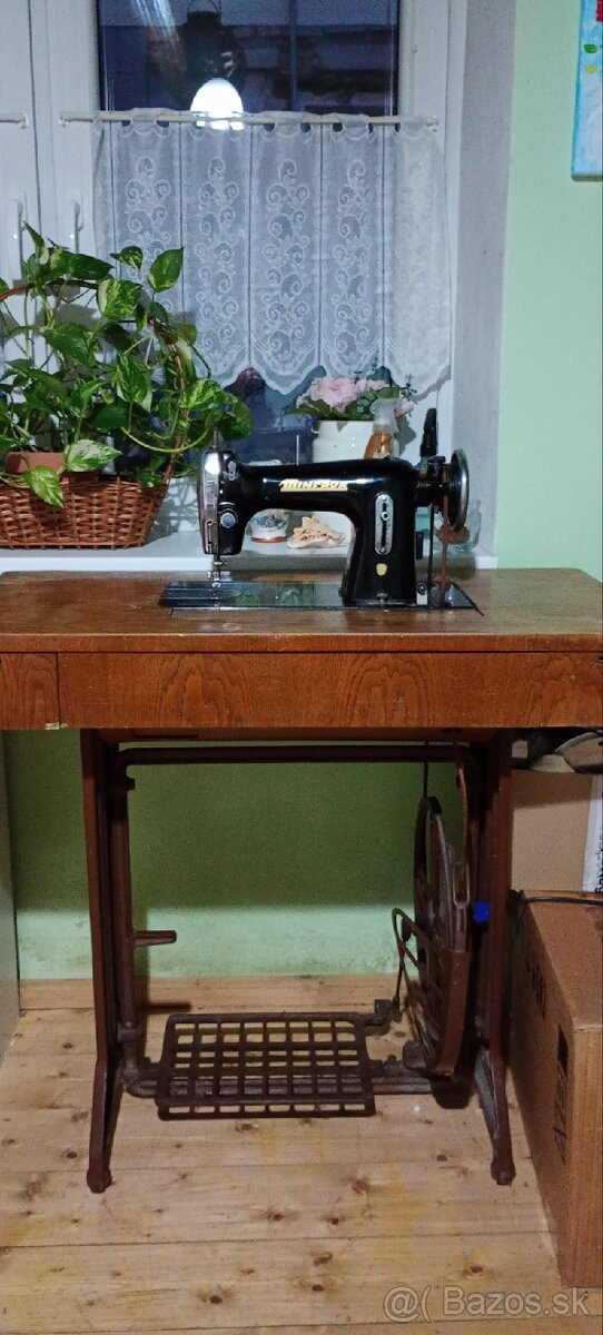 Minerva šijaci stroj