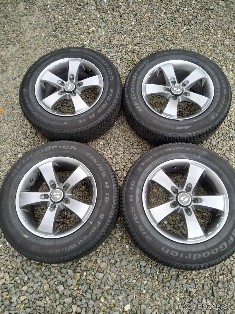 Alu 5 x 114,3 R 16 + zimné 215/65 R16.