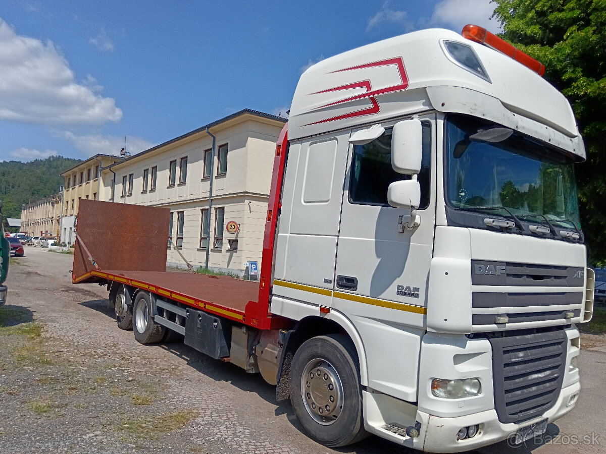 DAF XF 105.460 PŘEPRAVNÍK STROJŮ A VOZIDEL -14 T