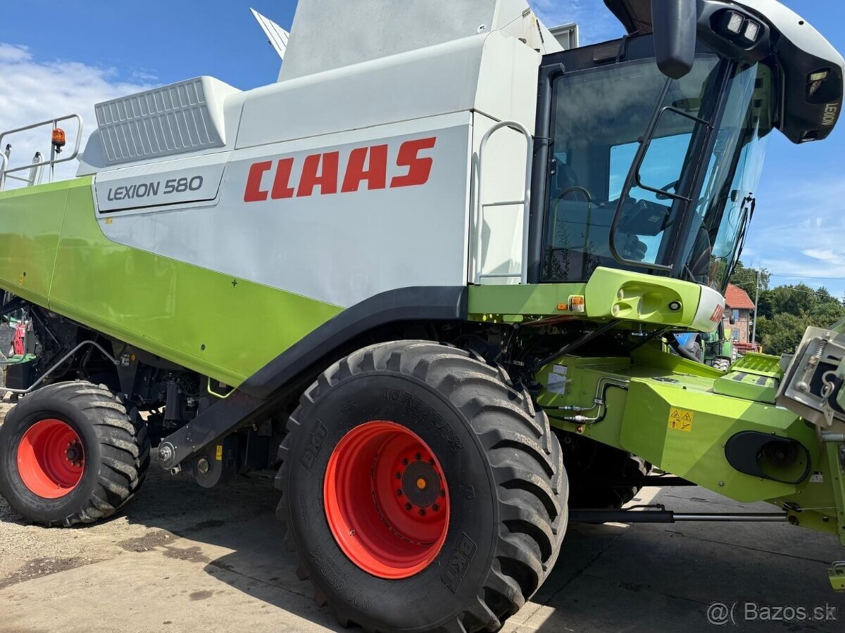 Sklízecí mlátička Claas Lexion 580 s žací lišta V750 dovezen