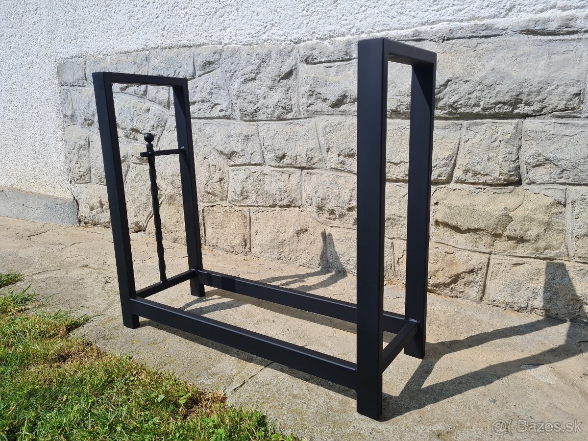 Stojany na drevo ku krbu