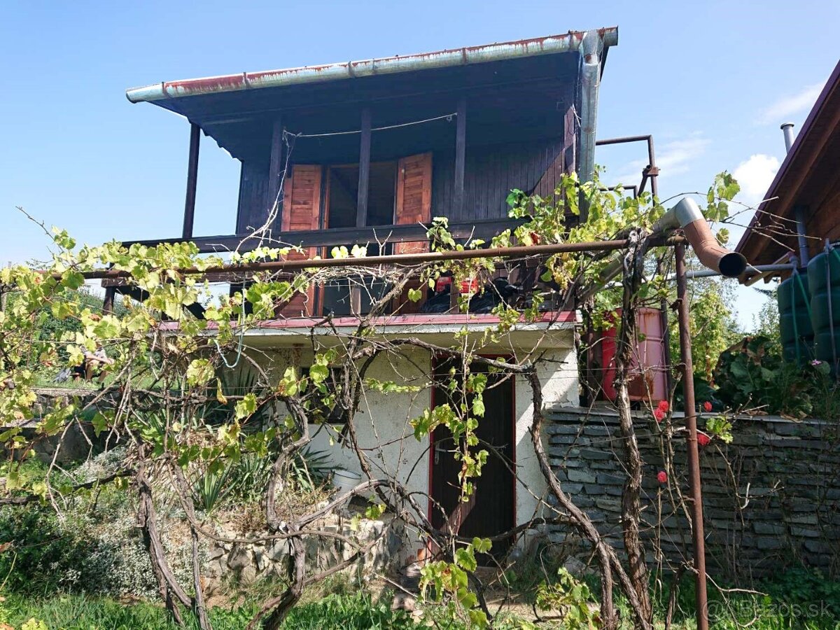 Zvolen, Zlatý Potok – záhradná chata s el. prípojkou, 346 m2