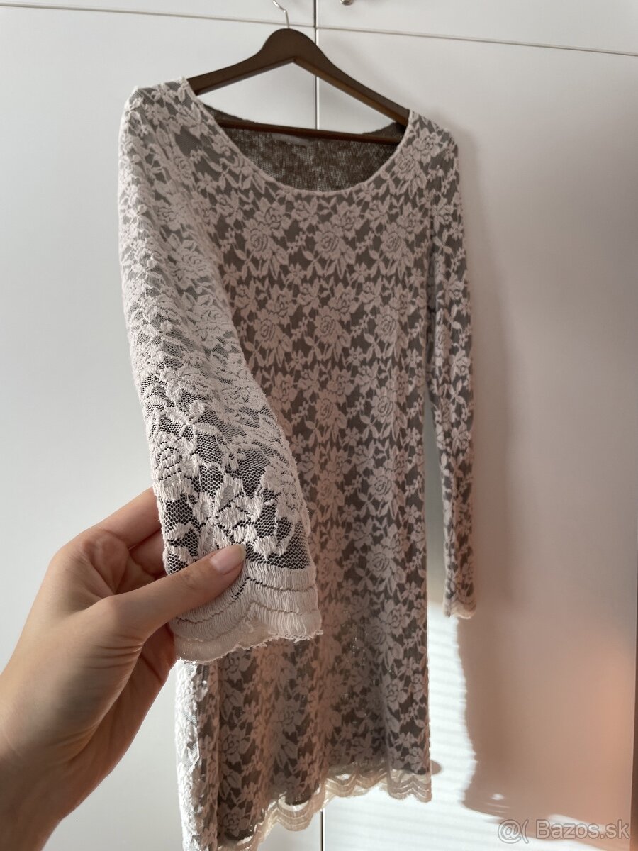 Čipkované šaty Orsay
