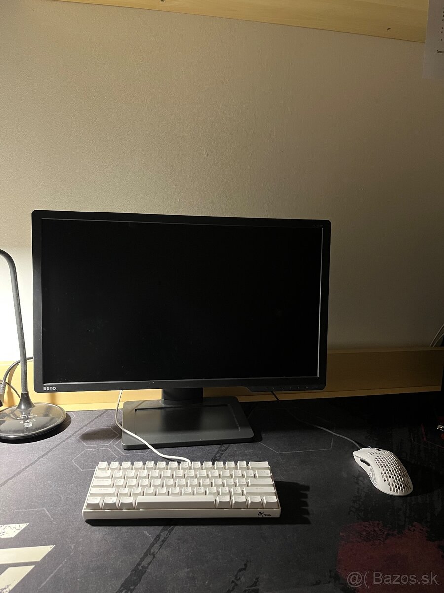 Predám herný počítač s monitorom