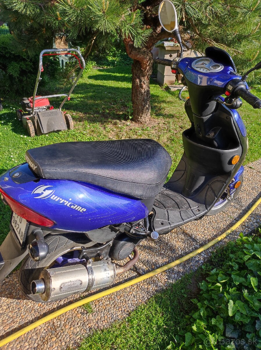 Skuter, Keeway Huricane
