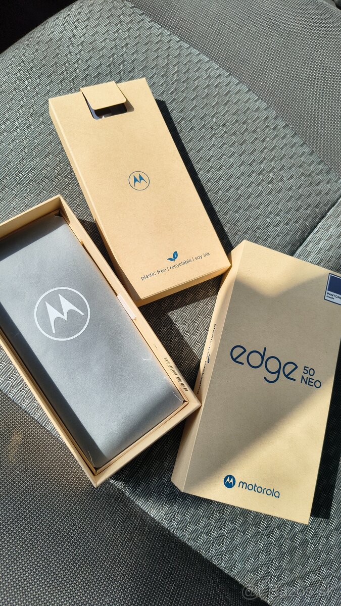Motorola edge 50 Neo komplet záruka