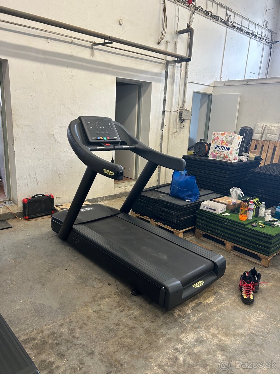 Technogym bežecký pás znizena cena