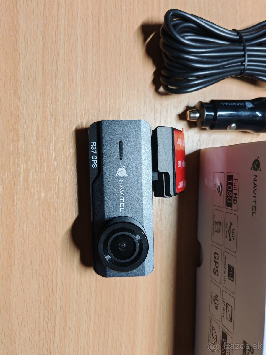 Navitel R37 GPS autokamera