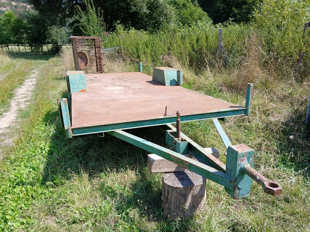 Vlečka za traktor-plaťák