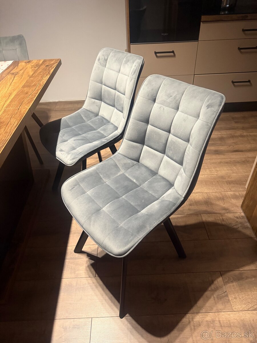 Jedálenské stoličky
