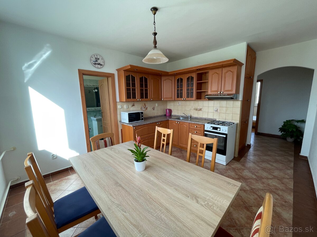 2 izb. byt, 58m2 v centre mesta Sereď na predaj