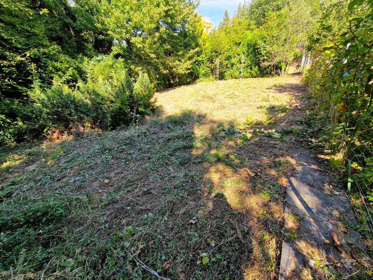 550 m2 POZEMOK na výstavbu chaty v širšom centre Nitry