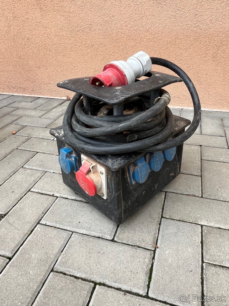 Zváračka UTA 200-1 s príslušenstvom