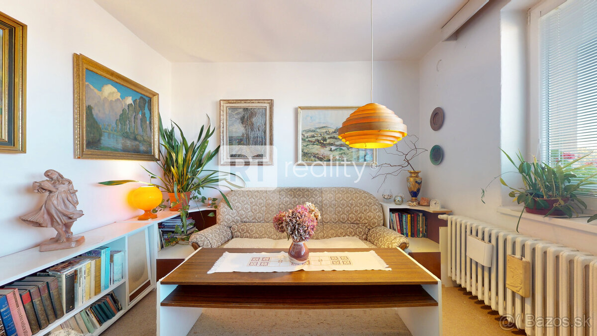 Útulný 4 izbový byt, 77 m2, výťah, loggia, Žilina- časť Bôri